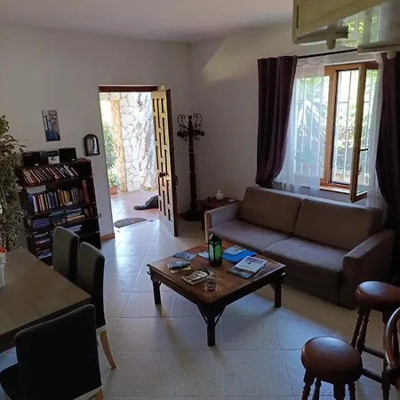 بيت للعطل House In Garden باليرمو