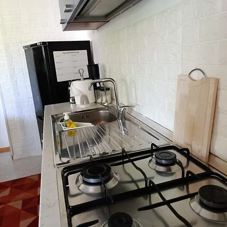 House In Garden بيت للعطل