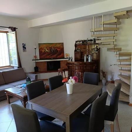 House In Garden بيت للعطل *