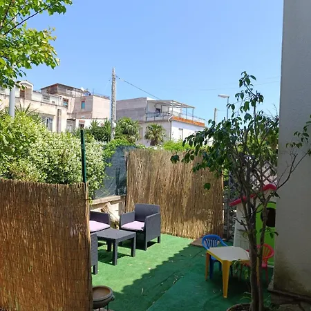 بيت للعطل House In Garden *