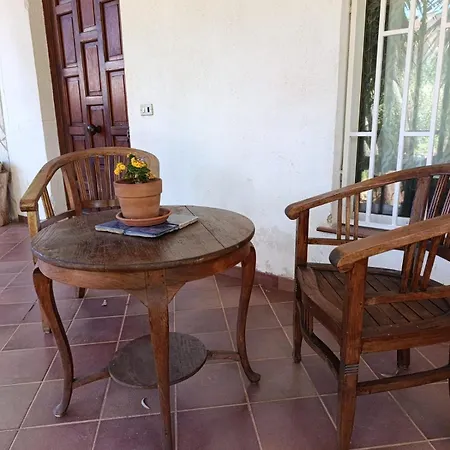 بيت للعطل House In Garden